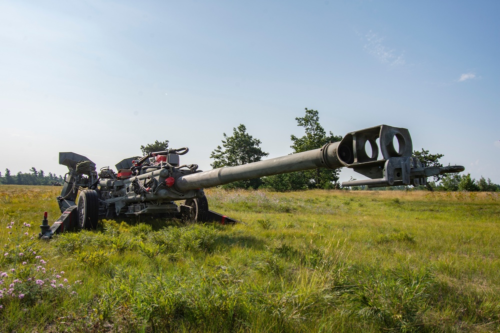 NY Army National Guard artillery Soldiers conduct slingload training at Fort Drum