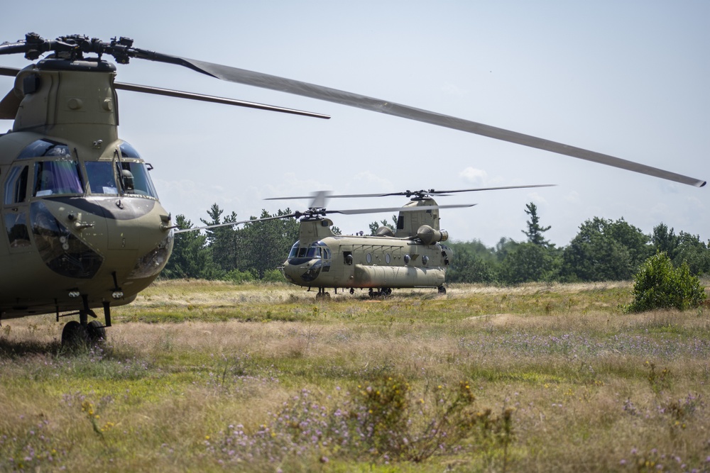 NY Army National Guard artillery Soldiers conduct slingload training at Fort Drum