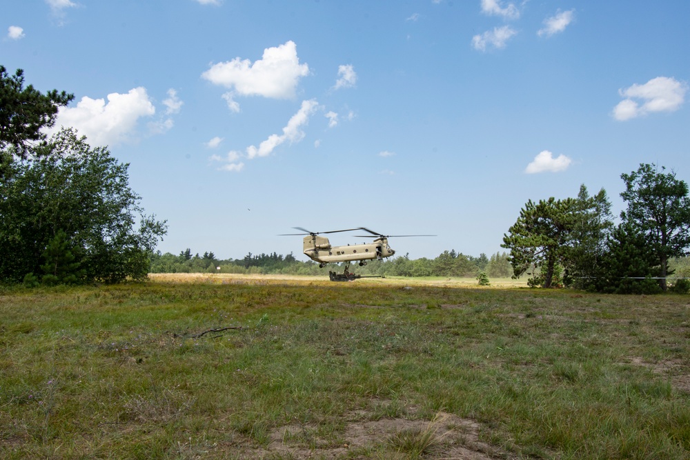 NY Army National Guard artillery Soldiers conduct slingload training at Fort Drum