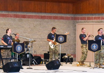 126th Army Rock &amp; Roll Band Livefire performs for Mackinaw City Crowd