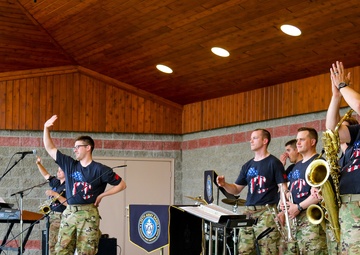 126th Army Rock &amp; Roll Band Livefire performs for Mackinaw City Crowd