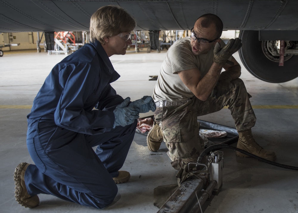 AMC Commander visits the 317th Airlift Wing