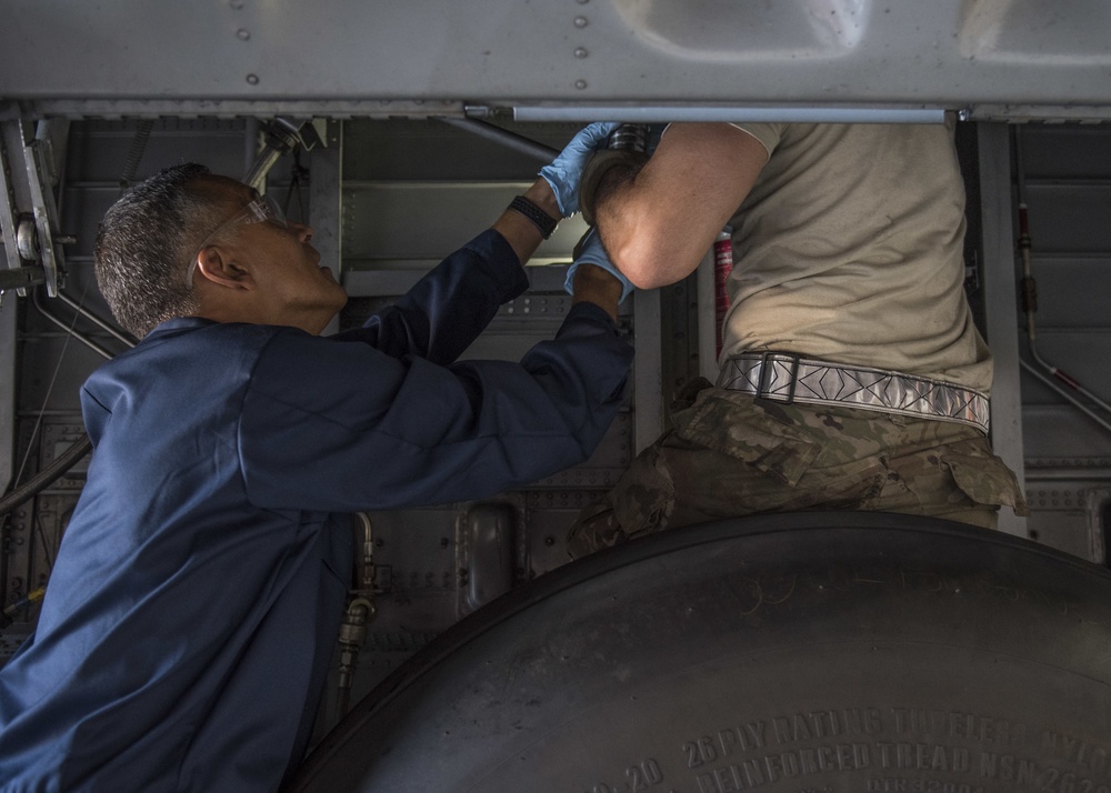 AMC Commander visits the 317th Airlift Wing