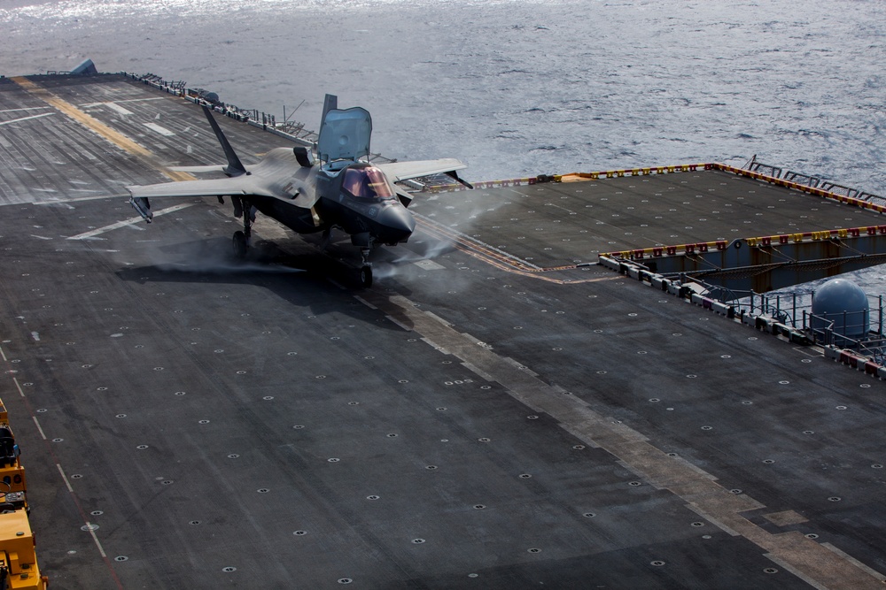 31st MEU conducts F-35 flight operations aboard USS Wasp