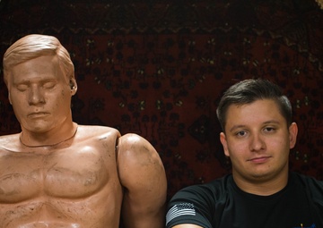 Blinded by the Light | Marines with CLB-31 participate in a TCCC course