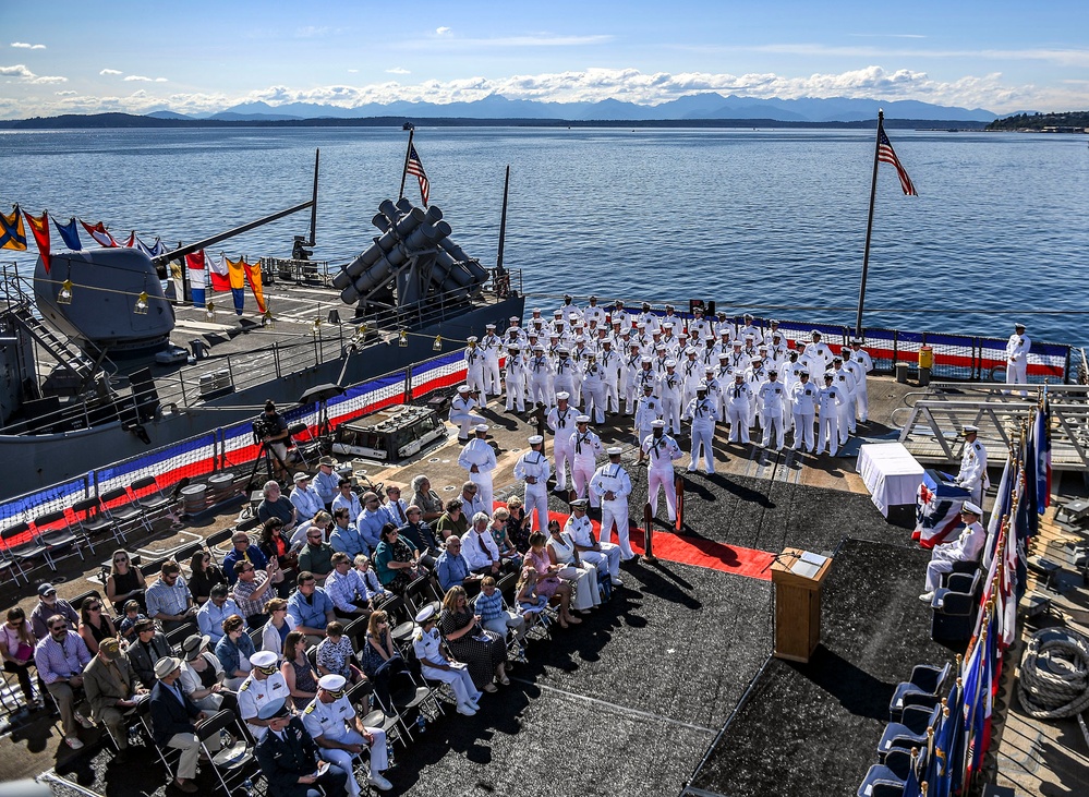 USS Spruance Changes Command