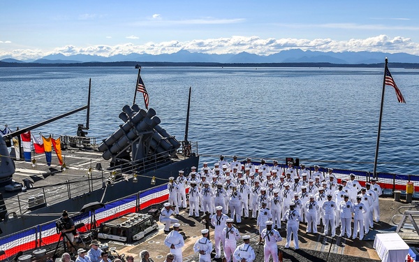 USS Spruance Changes Command