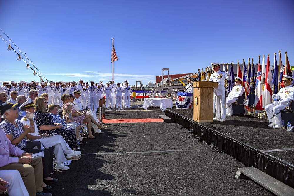 USS Spruance Changes Command