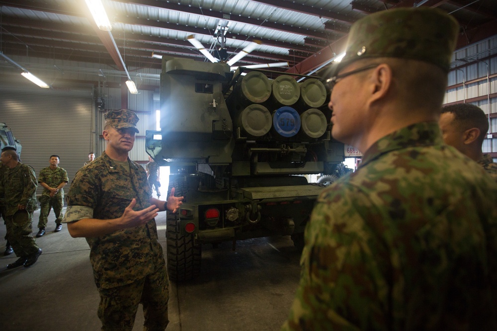 JGSDF Deputy Commander visits 3rd Marine Division