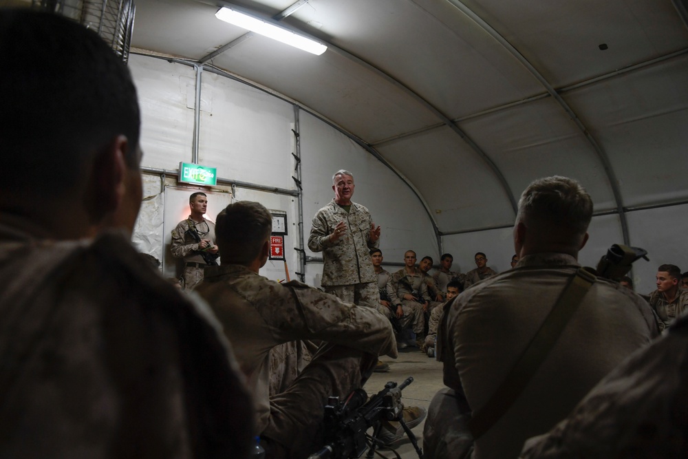 U.S. CentCom Commander Visits Camp Buehring