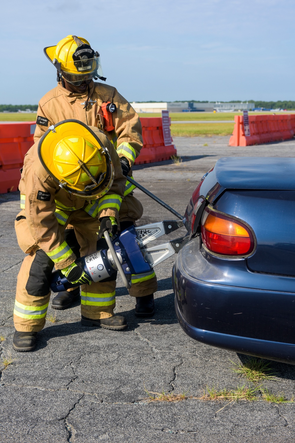 165th AW Firefighters Conduct Vehicle Extraction Exercise