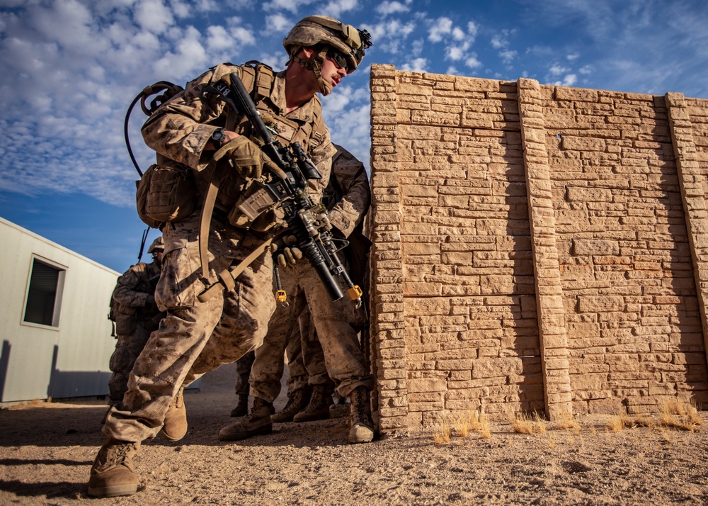 Reserve Marines with 1/25 Conduct Patrols on Range 220