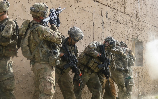 1st Brigade Combat Team, 82nd Airborne Division conducts live fire during Decisive Action Rotation 19-08.5