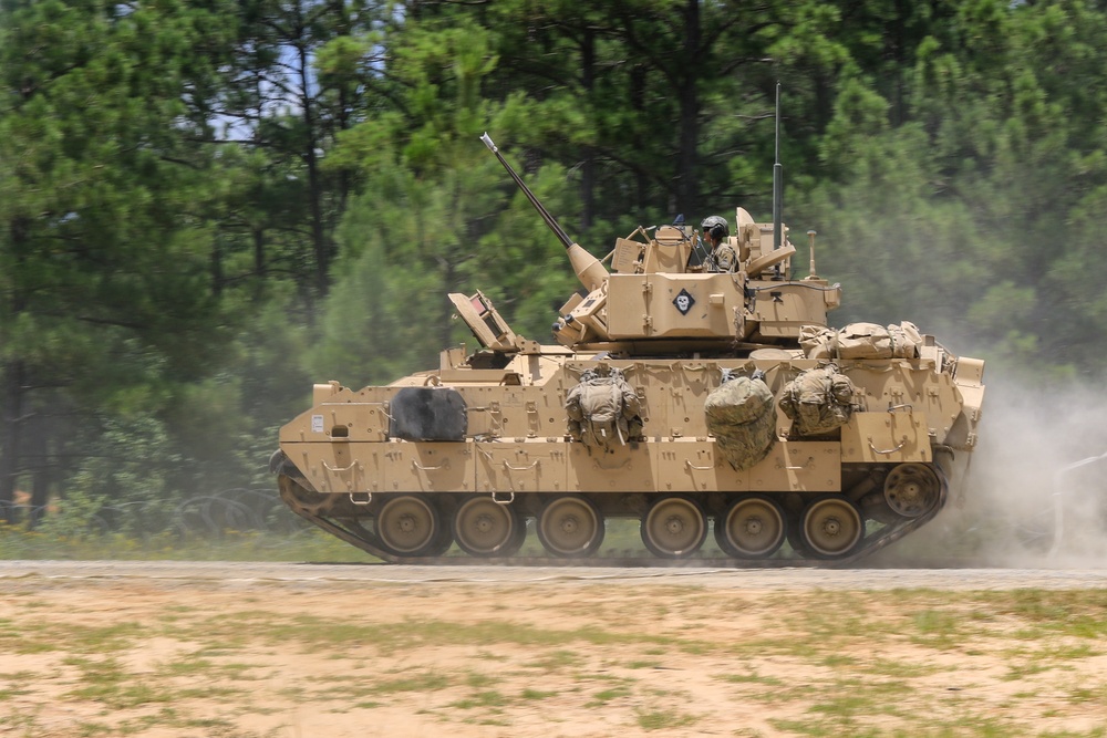 1st Brigade Combat Team, 82nd Airborne Division conducts live fire during Decisive Action Rotation 19-08.5