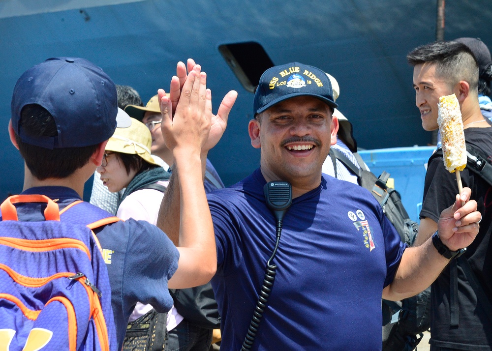 USS Blue Ridge Participates in Fleet Activities (FLEACT) Yokosuka's Annual Friendship Day Celebration