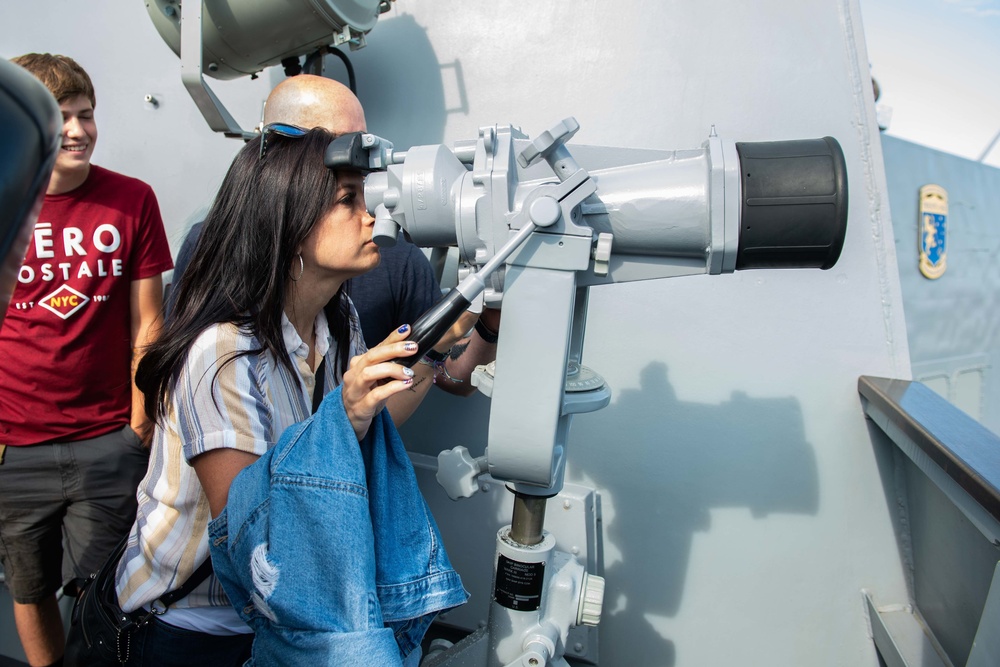 Gold Star Families Tour USS Spruance