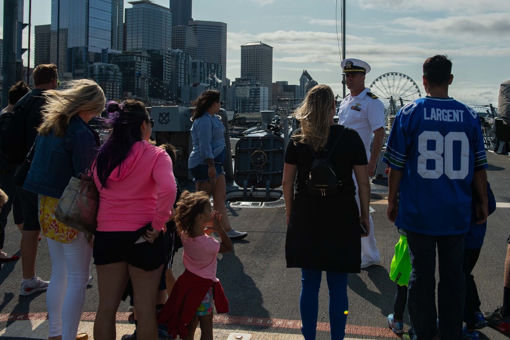 Gold Star Families Tour USS Spruance