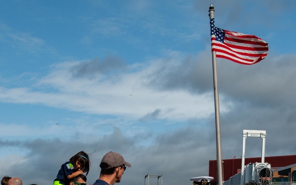 Gold Star Families Tour USS Spruance