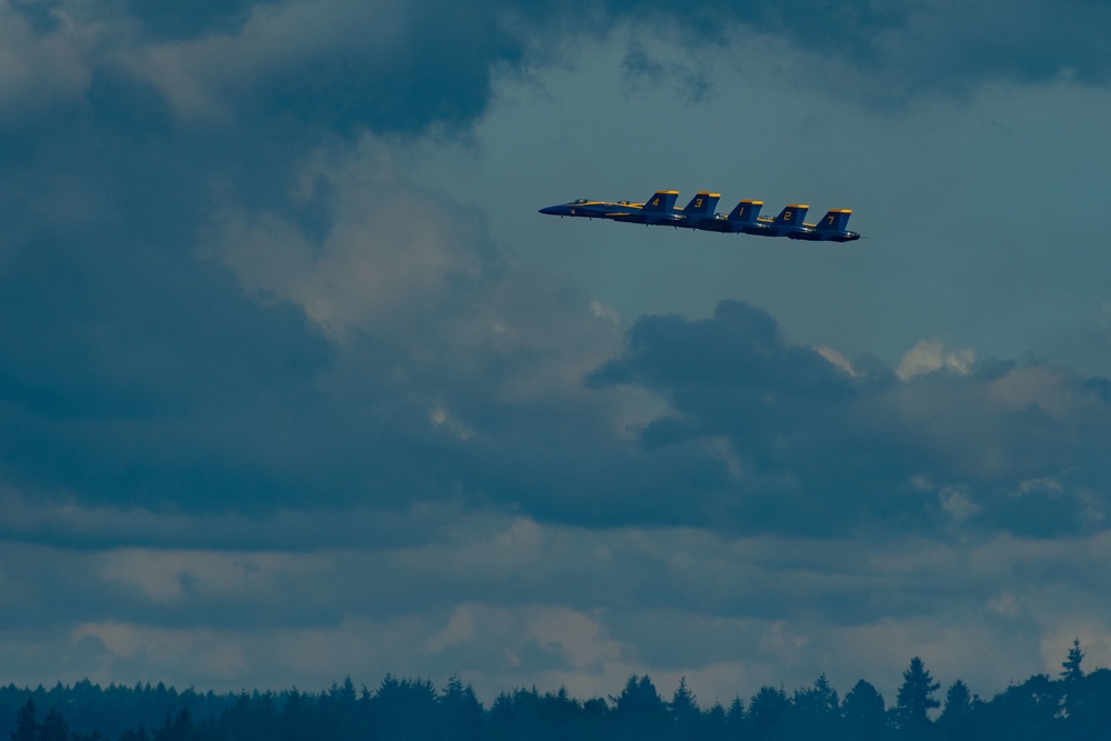 Blue Angels Soar Into Seattle During Fleet Week