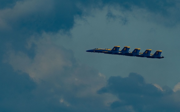 Blue Angels Soar Into Seattle During Fleet Week