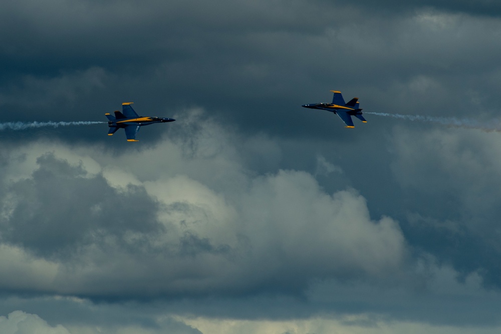 Blue Angels Soar Into Seattle During Fleet Week