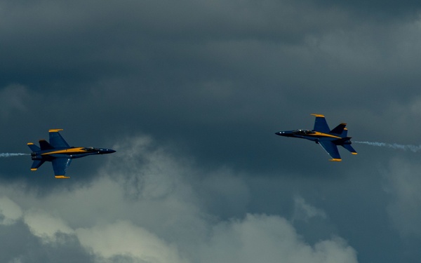 Blue Angels Soar Into Seattle During Fleet Week