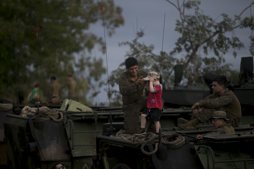 U.S. Marines complete simulated combined amphibious assault, reconnaissance raid in Bowen, Australia