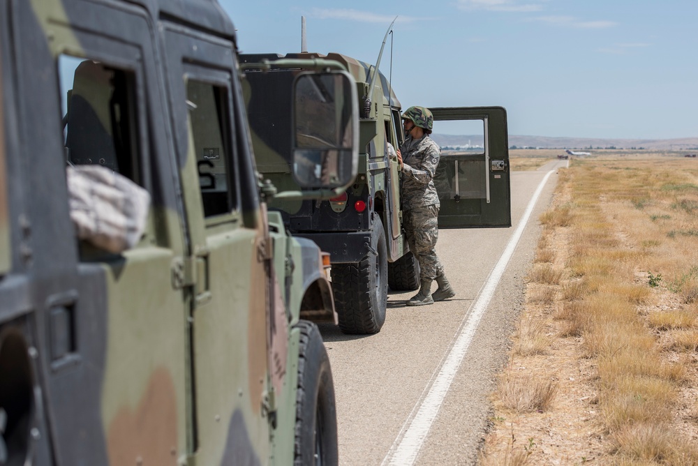 Civil Engineers Train for Battle