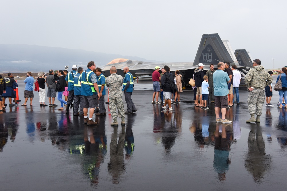 HIANG conducts public viewing of F-22 Raptors on Maui Aug. 2