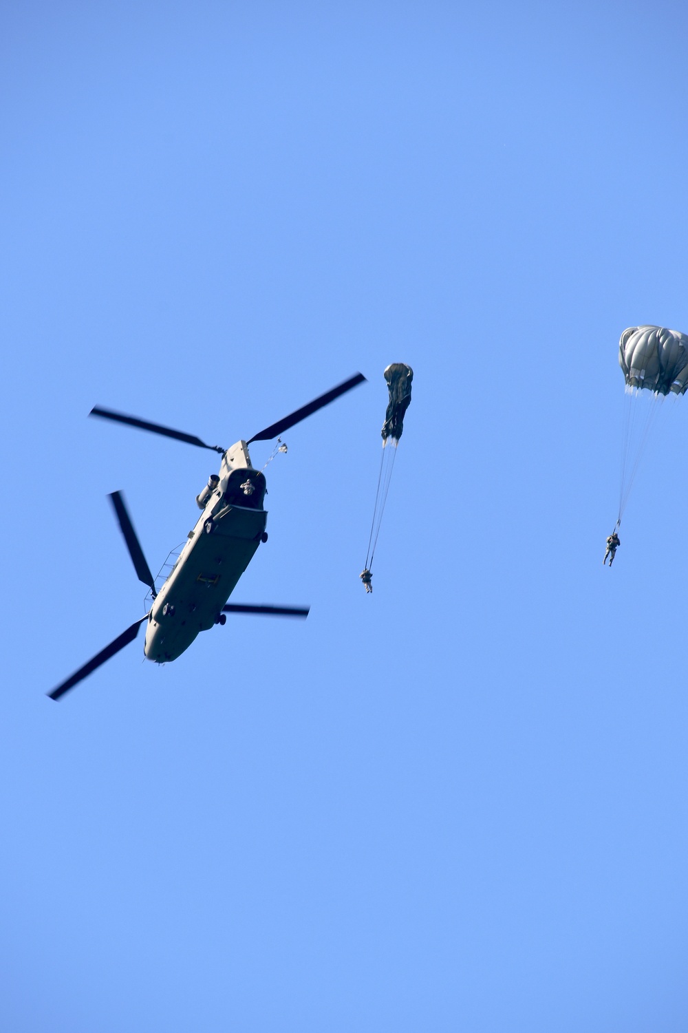 RI Army National Guard Hosts World’s Largest International Static Line Parachuting Competition