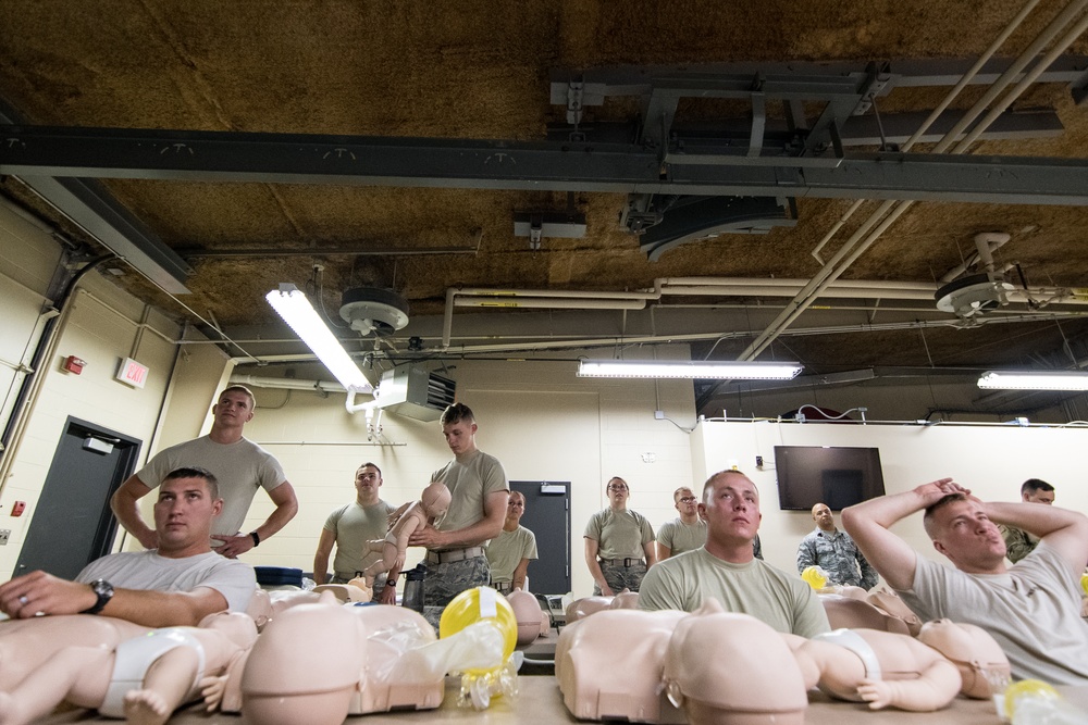 181st IW Airmen complete basic life support course