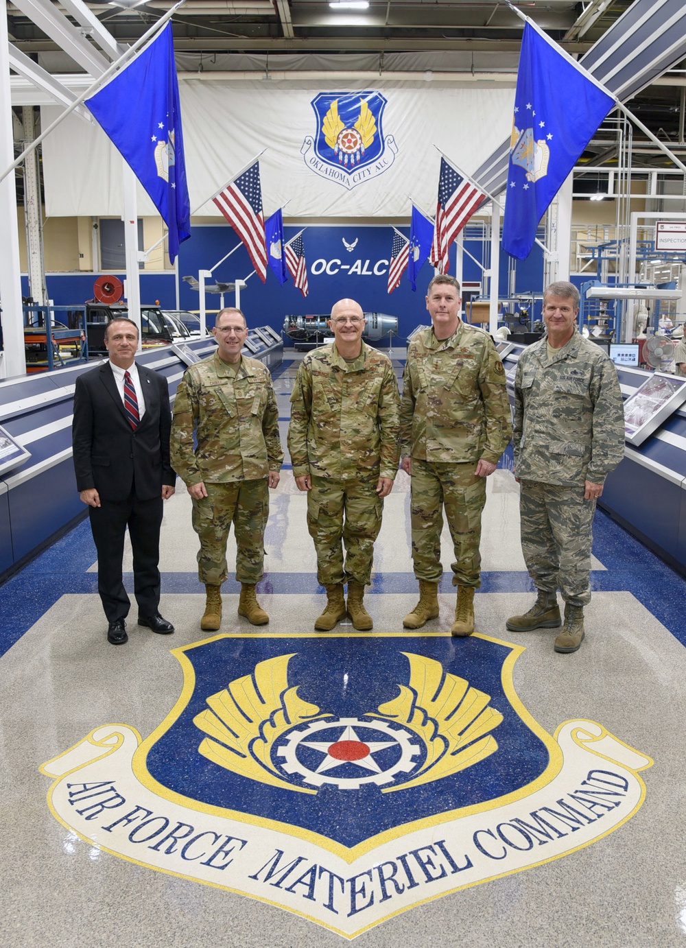 Gen. Bunch visit Team Tinker