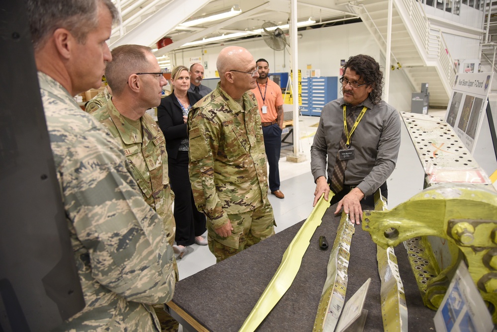 Gen. Bunch visits Team Tinker
