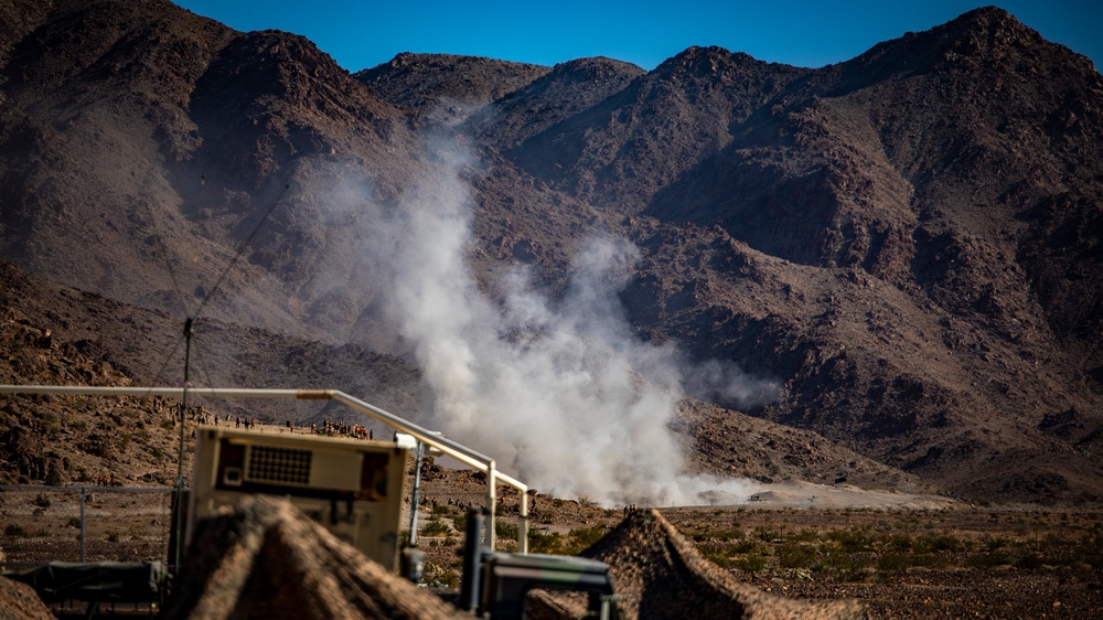 Combined Anti-Armor Team Marines with 1/25 conduct operation checks at Range 400