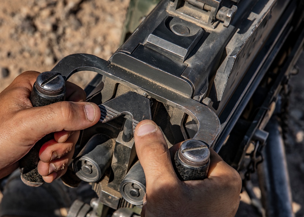 Combined Anti-Armor Team Marines with 1/25 conduct operation checks at Range 400