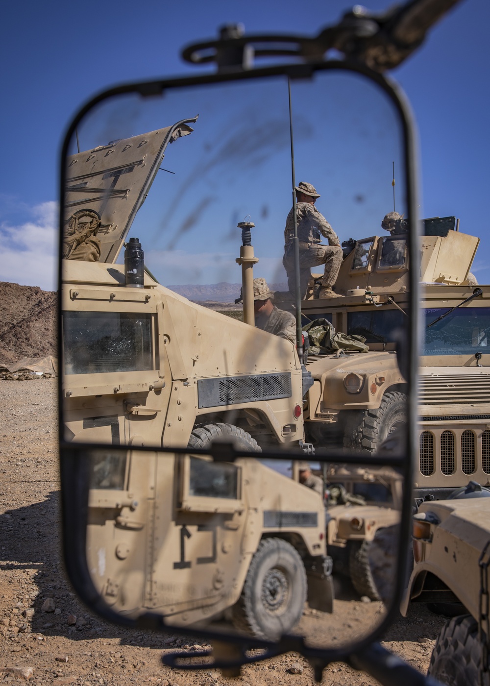 Combined Anti-Armor Team Marines with 1/25 conduct operation checks at Range 400