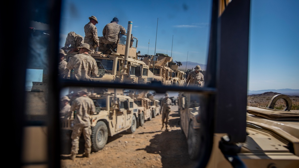 Combined Anti-Armor Team Marines with 1/25 conduct operation checks at Range 400