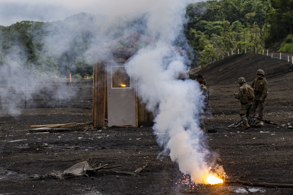 Sentinels conduct urban breaching range