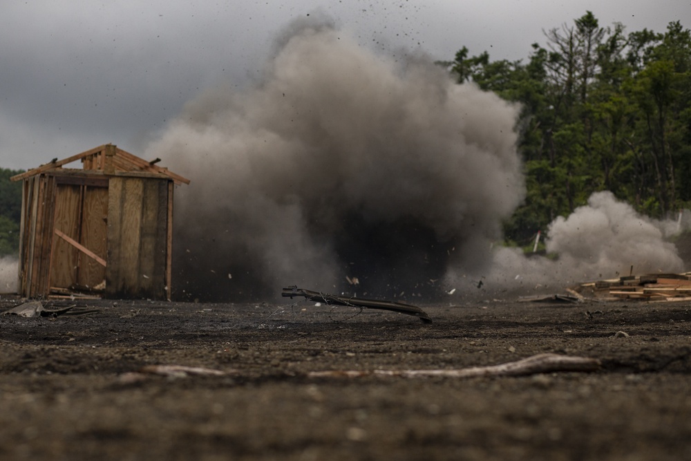 Sentinels conduct urban breaching range