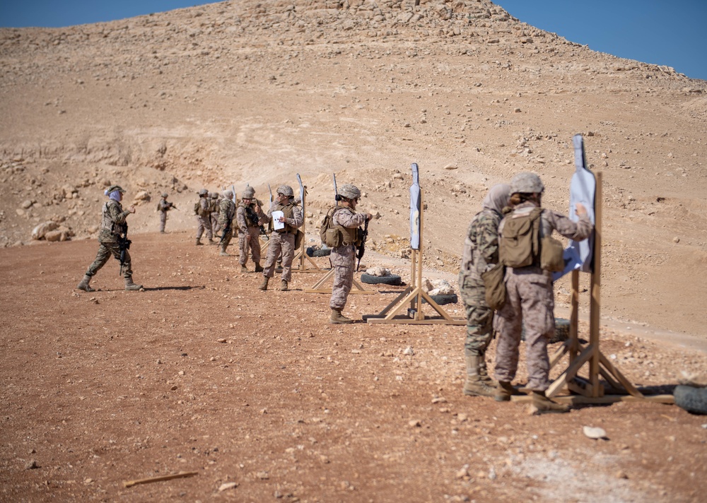 11TH MEU FET Conducts Live-Fire Exercise With Jordan Armed Forces Quick Reaction Force Female Engagement Team