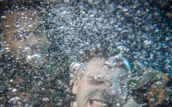 MARFORRES Marines conduct aquatic offensive and defensive techniques