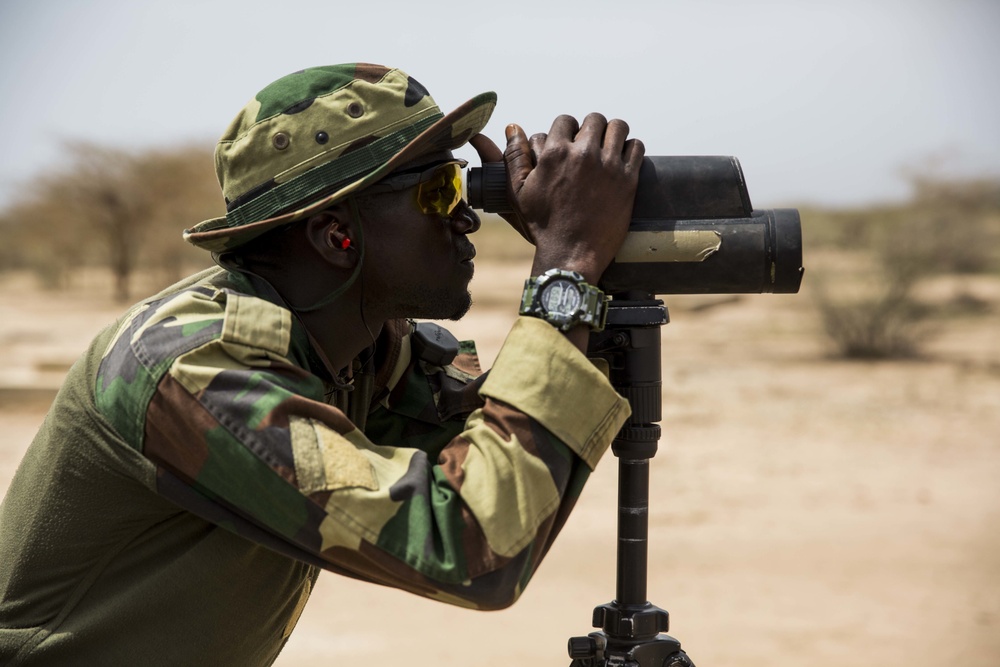SPMAGTF-CR-AF 19.2 conducts training with Senegalese soldiers