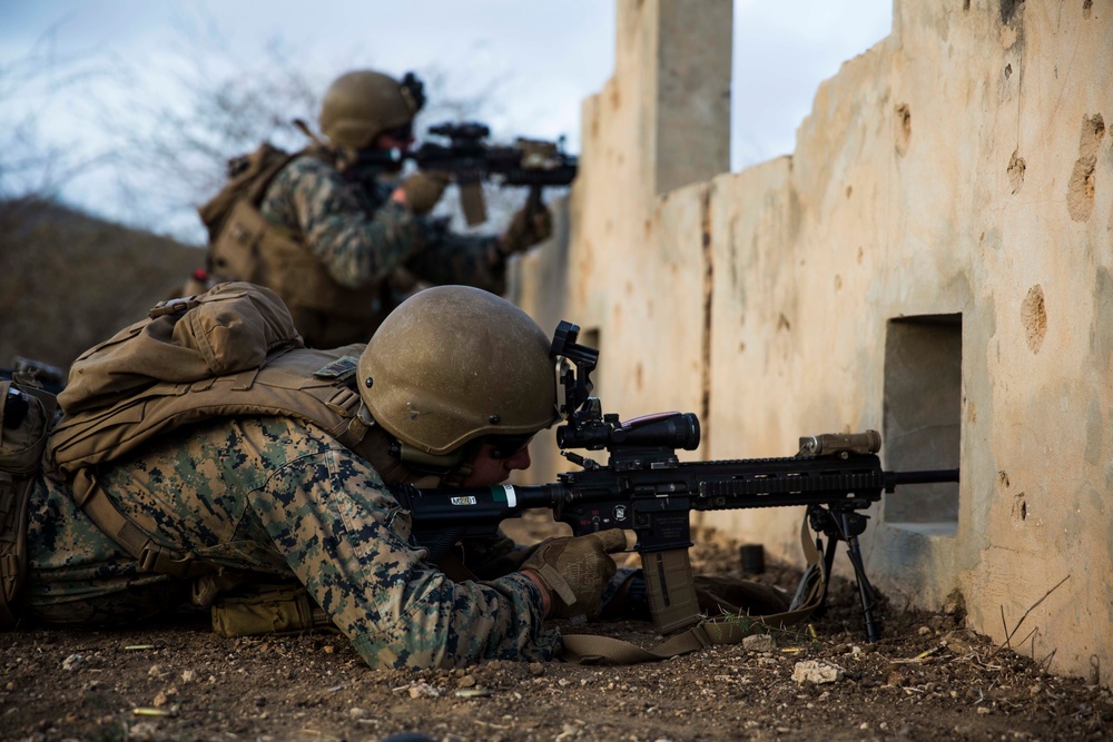 SPMAGTF-CR-AF 19.2 conducts training with Senegalese soldiers
