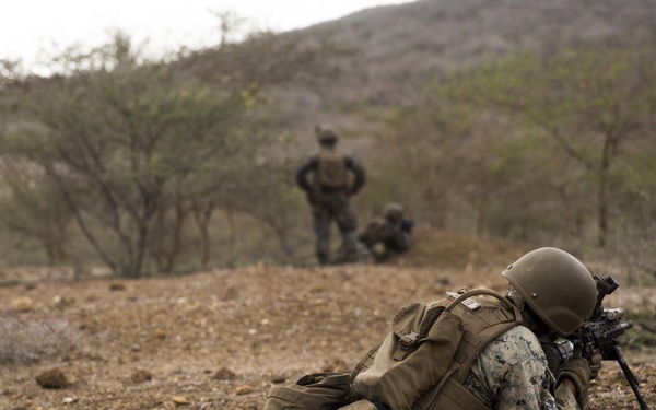 SPMAGTF-CR-AF 19.2 conducts training with Senegalese soldiers