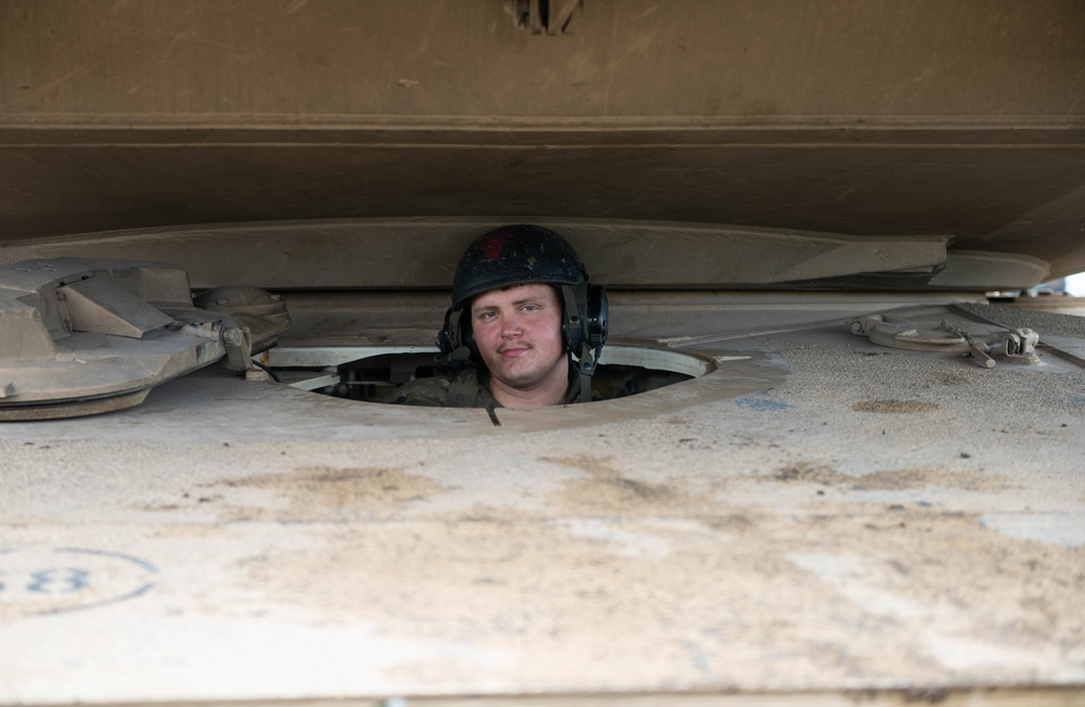 MNNG Soldier Poses for a Photograph at XCTC 19-06