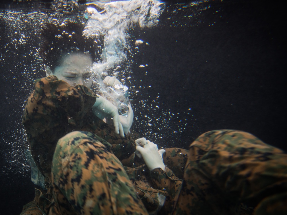 MARFORRES Marines conduct aquatic offensive and defensive techniques