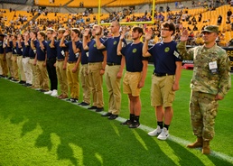 Future U.S. Armed Forces Service Members Enlist Together at NFL Stadium