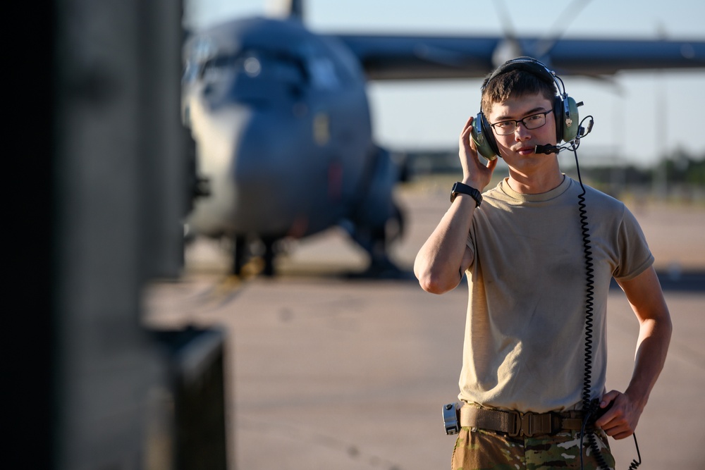 Developing Future Leaders, Mastering The Basics During Cold-Load Air/Land Raid