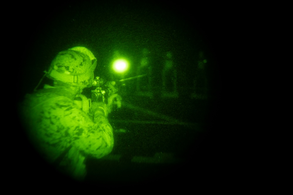 31st MEU Marines execute live fire range at night aboard the USS Ashland