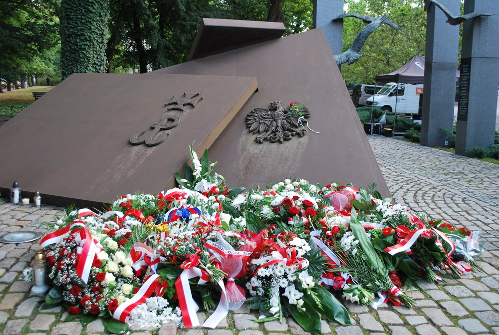 Area Support Group Poland Participates in the Warsaw Uprising 75th Anniversary Celebration in Poznan, Poland